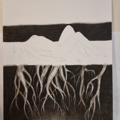 Nackte Frau liegt auf dem Boden, verwurzelt mit Natur. Stufe 2.